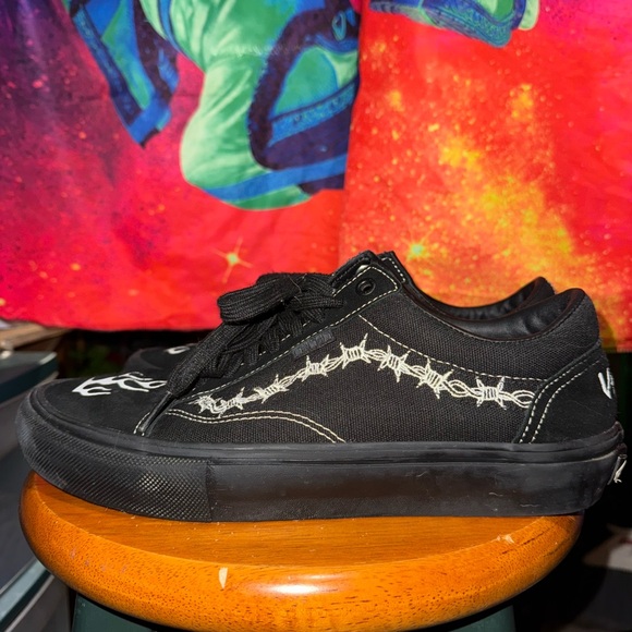 Vans Black Sneakers with White Stitching - Picture 2 of 6